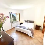 Arya's House Tatil Evi